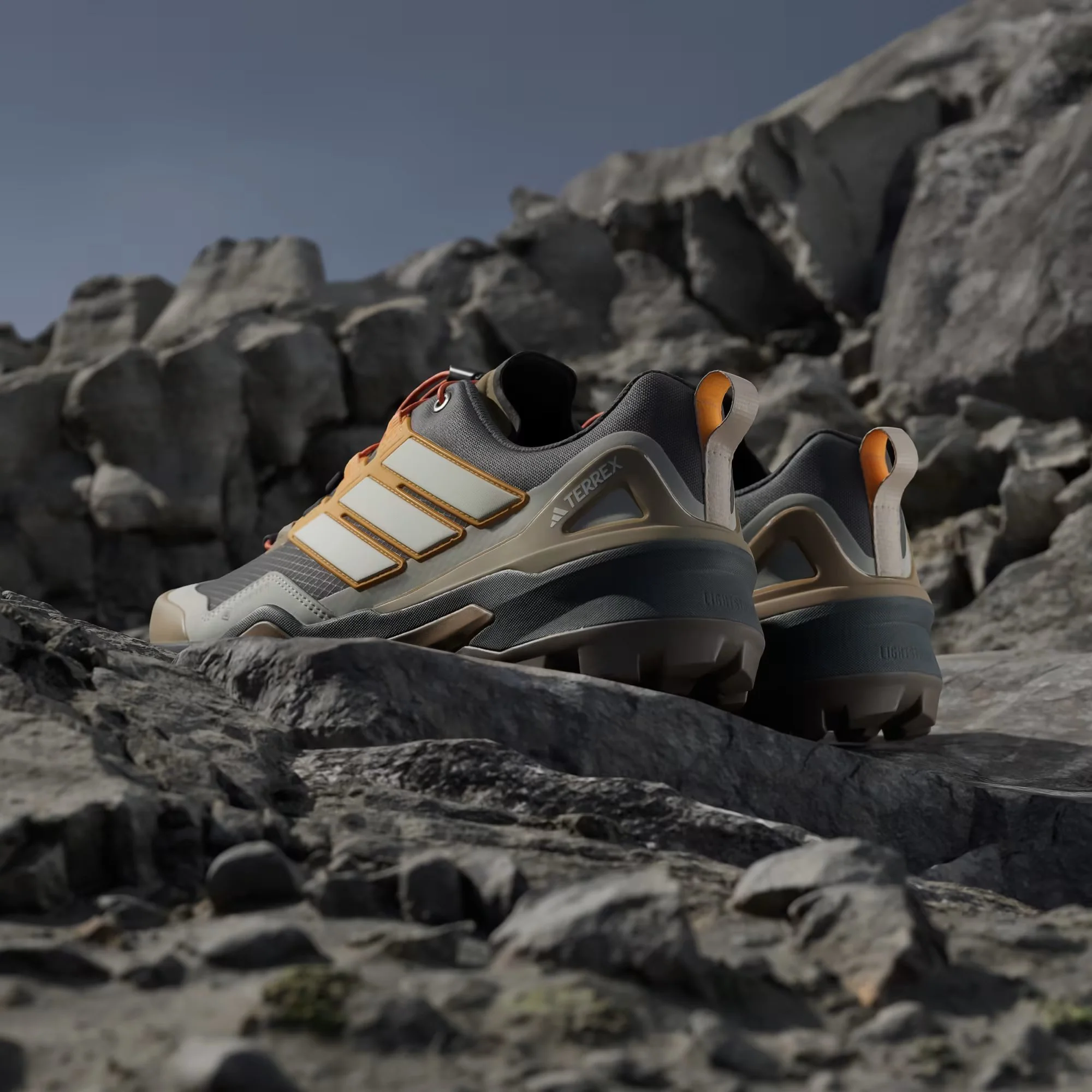 Adidas Terrex Men's Skychaser GORE-TEX Hiking Shoes Carbon/Off White/Pure Tangerine JR3987 - Image 5